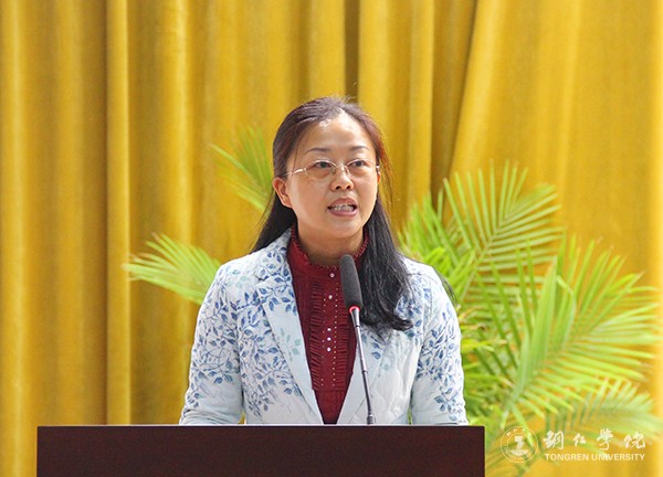 3kaiyun官网发展规划处处长罗静主持讲座.jpg