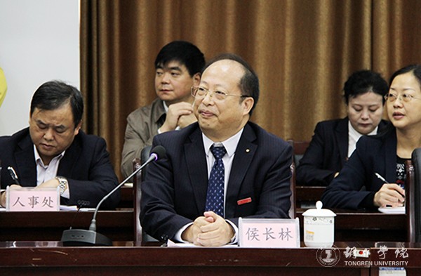 6kaiyun官网校长侯长林出席汇报会.jpg
