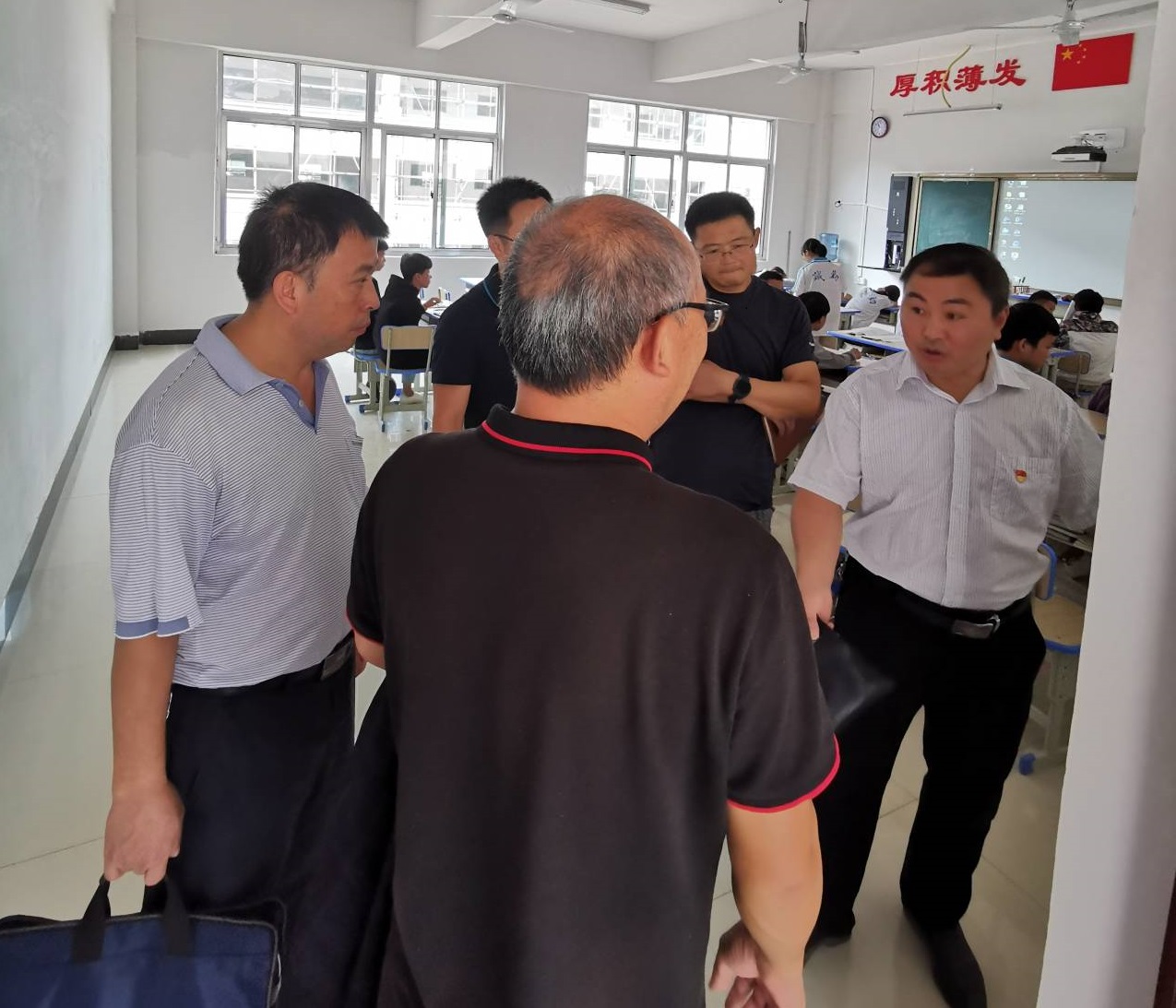 教育帮扶我先行 —kaiyun登录中国入口登录调研铜仁市第...