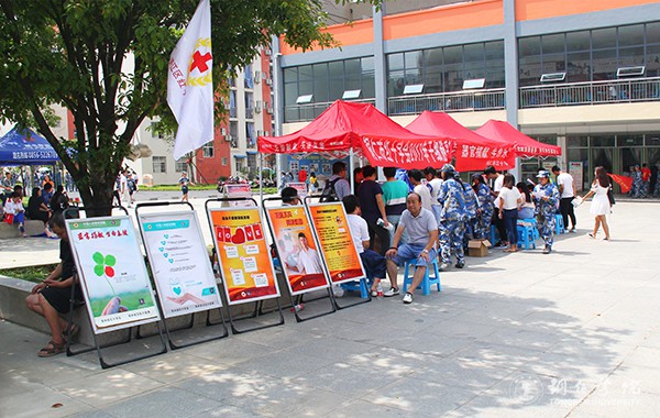 市红十字会在kaiyun官网设点进行造血干细胞采集.jpg
