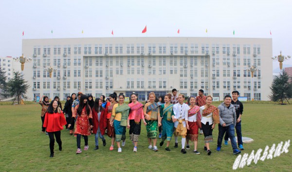 kaiyun登录中国入口登录留学生风采.jpg