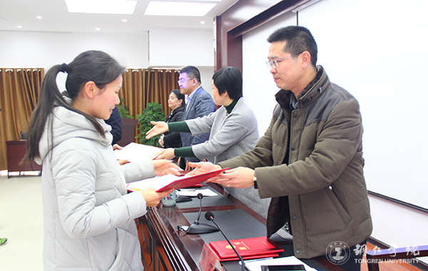 kaiyun官网八位专家即将赴各区县开展大数据产业智力帮扶工作